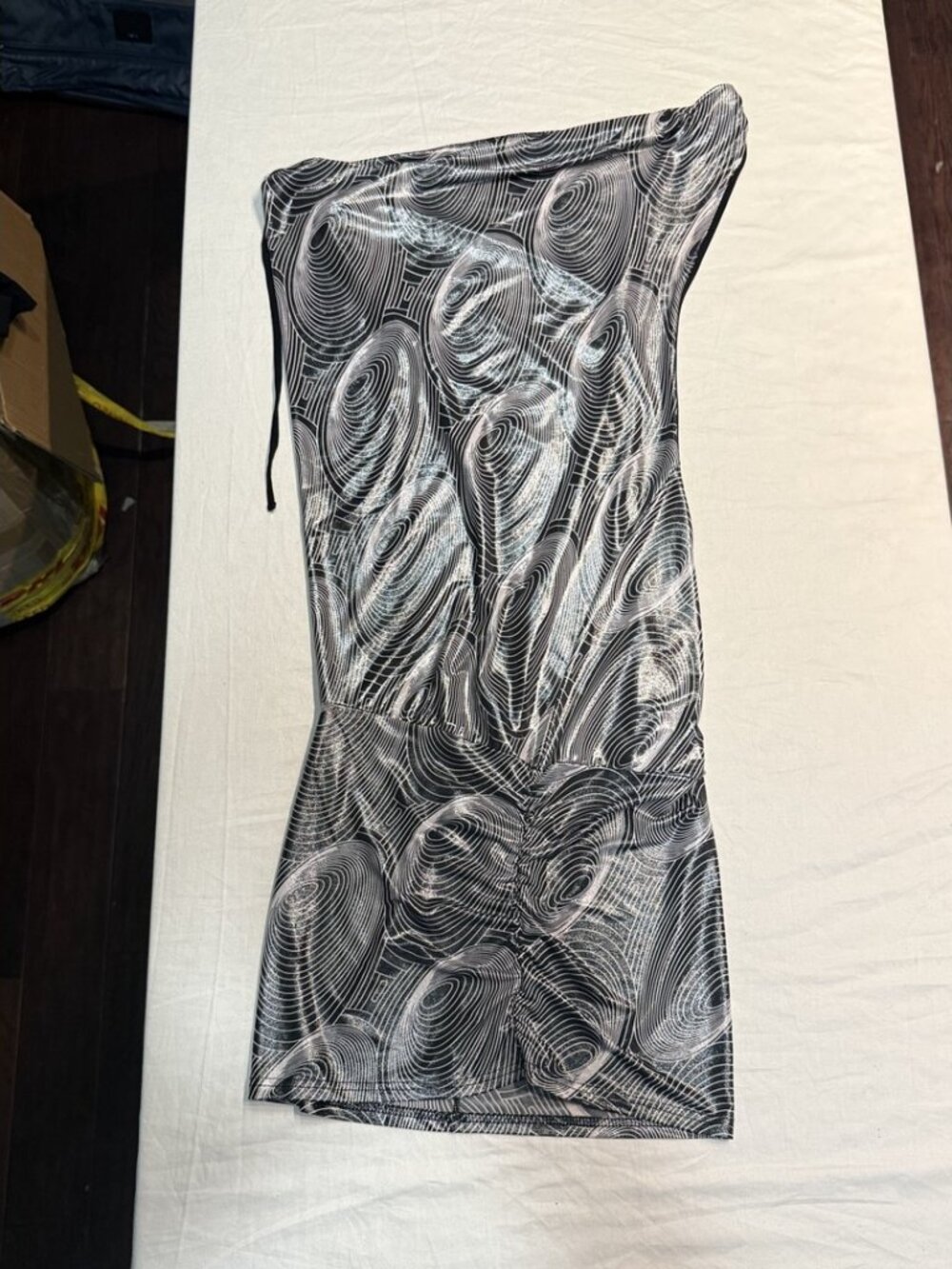 Holographic Op Art Swirl Print Off Shoulder Ruched Bodycon Midi Dress S M
